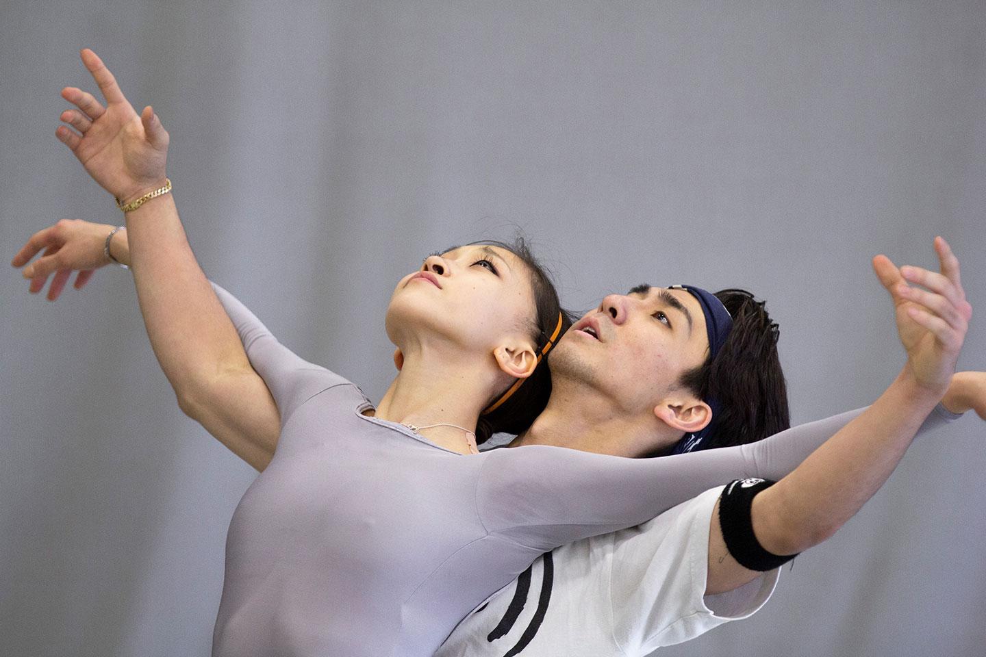 Minju Kang and Riku Ito rehearsing Geisha. Photo Emily Nuttall.