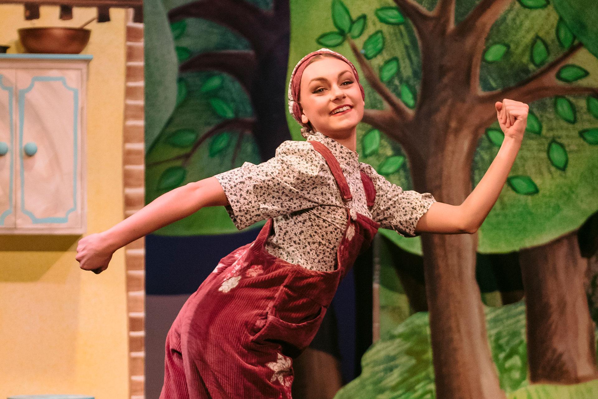 Little Red's mother dances happily