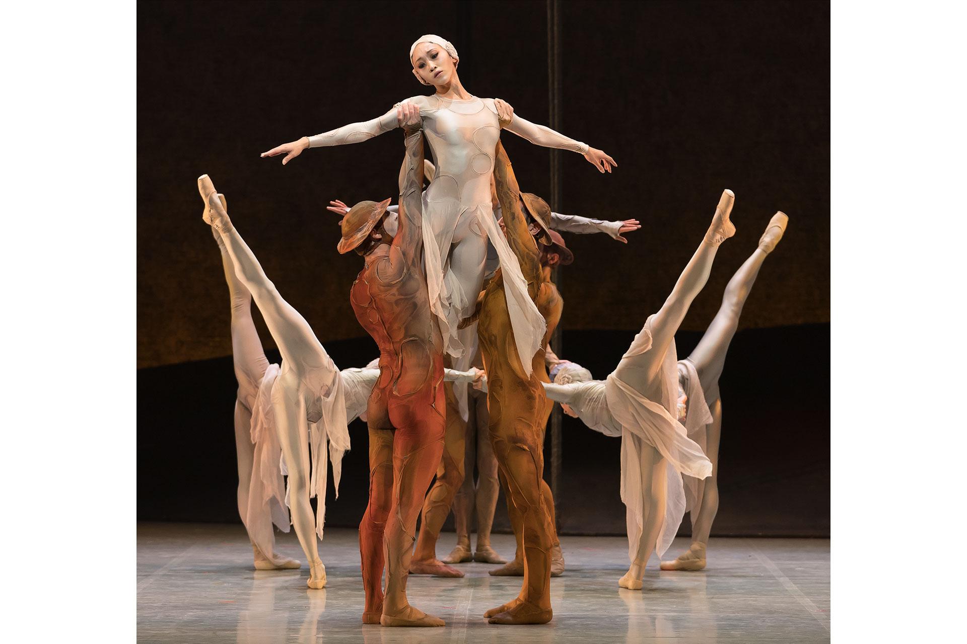 Northern Ballet dancers in Gloria